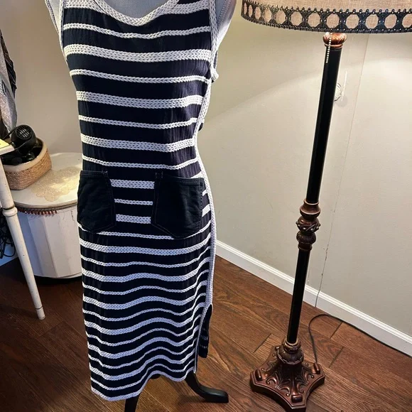 Max Studio - Picture 2 of 3